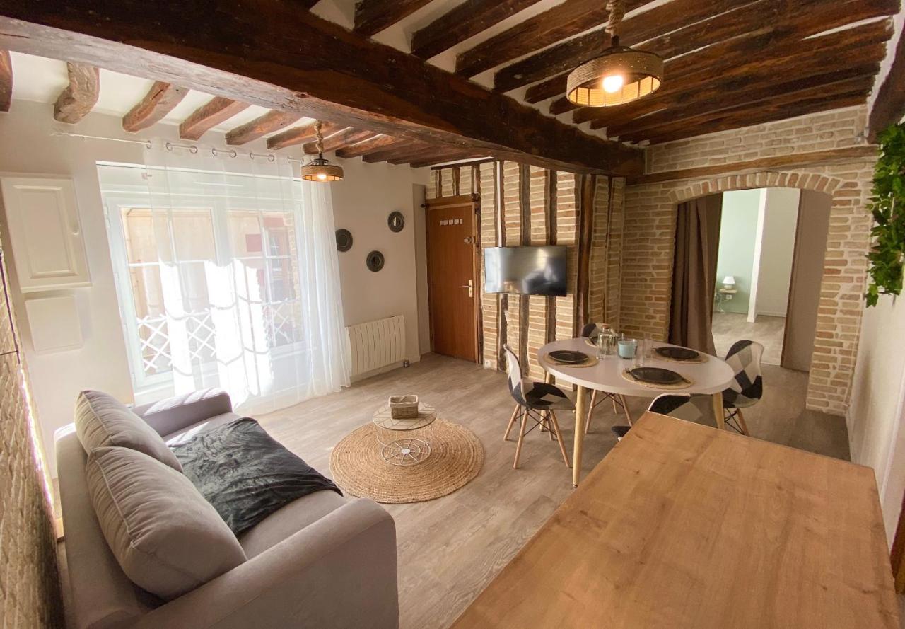 Le Confort Normand: Quayside Comfort With Netflix & Free Parking *