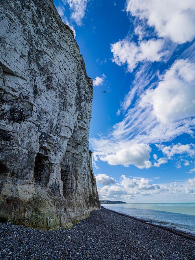 Le Confort Normand: Quayside Comfort With Netflix & Free Parking Dieppe