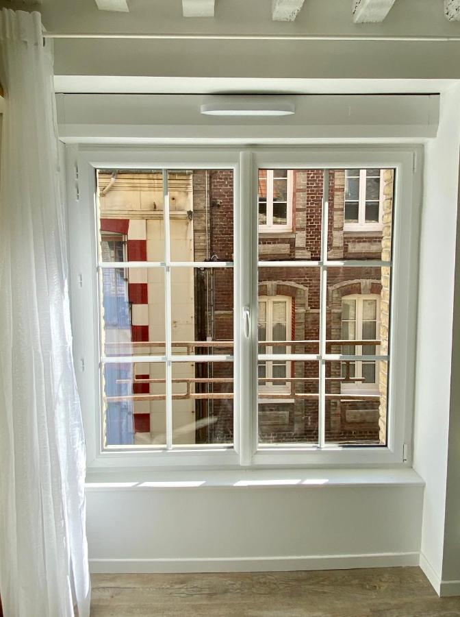 Le Confort Normand: Quayside Comfort With Netflix & Free Parking Apartment *