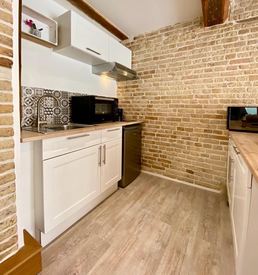 Le Confort Normand: Quayside Comfort With Netflix & Free Parking
