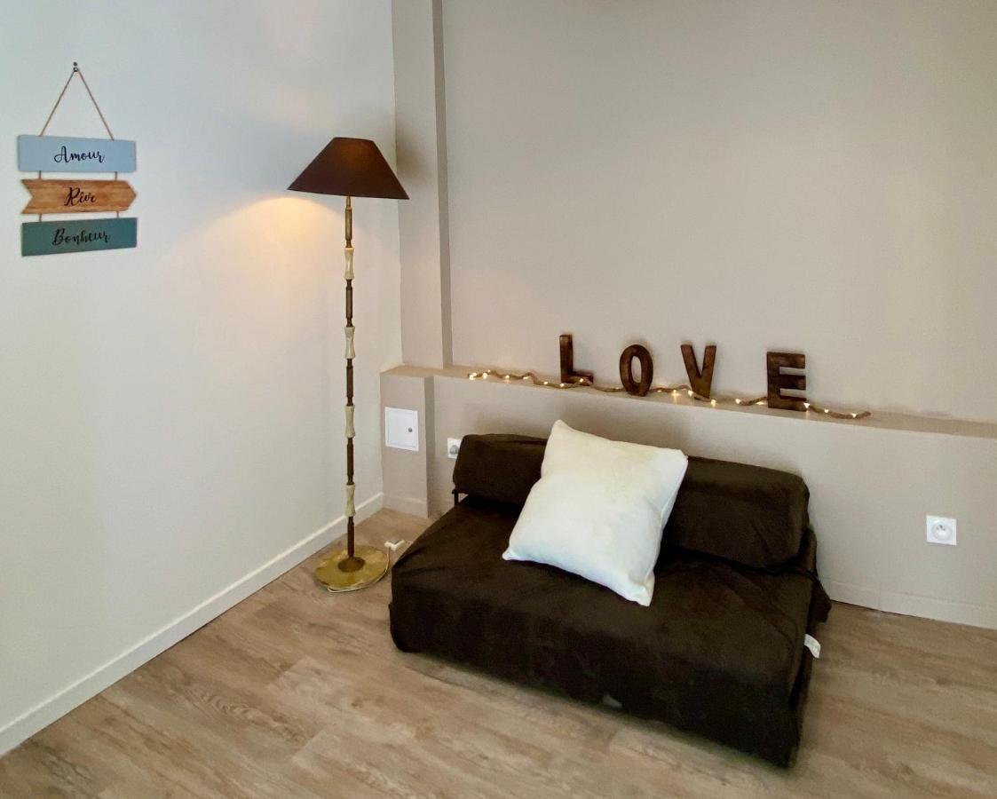 Le Confort Normand: Quayside Comfort With Netflix & Free Parking Apartment *